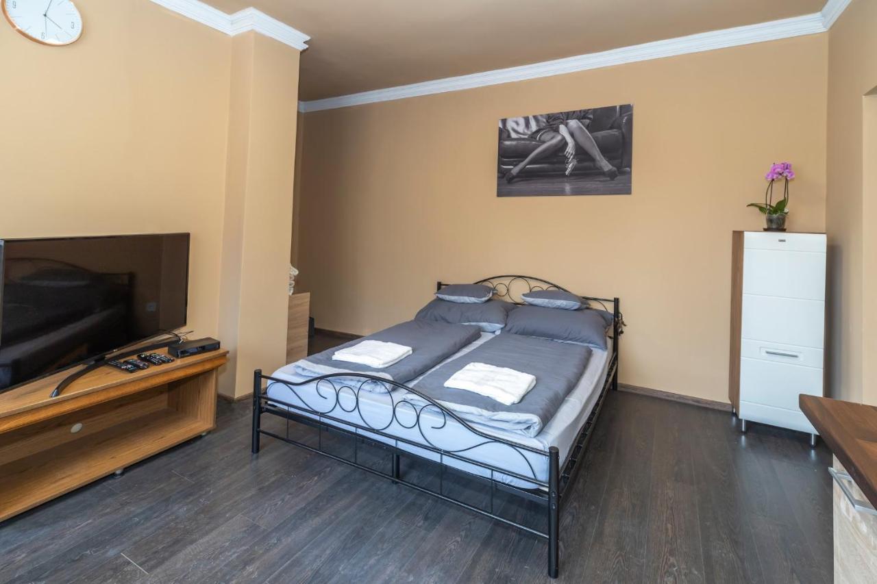 Nyírbátor Ivanhoe Apartman 아파트 외부 사진